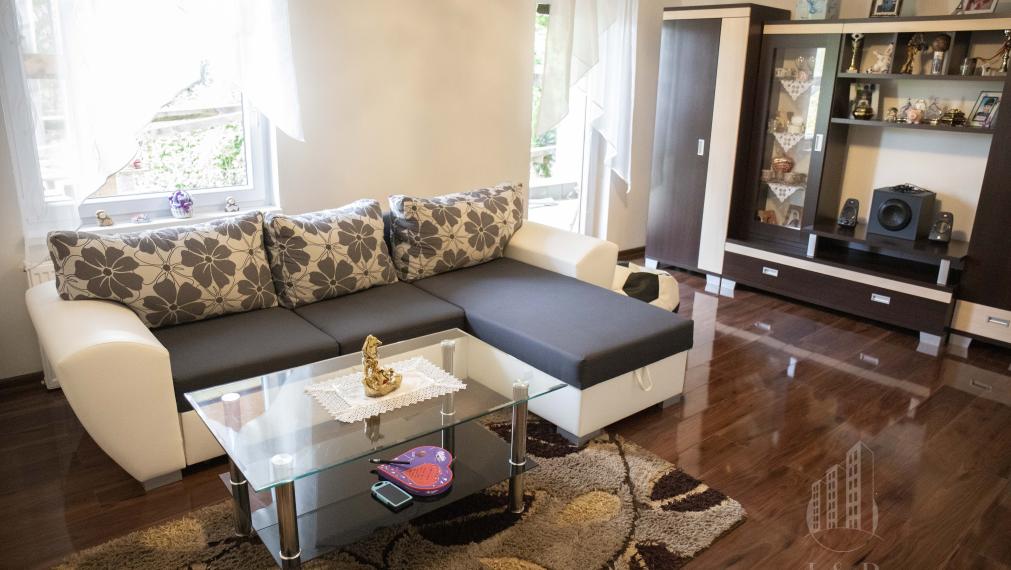 PREDAJ DVOJGENERAČNÝ RD V MALACKÁCH, VHODNÝ AJ AKO SÍDLO FIRMY.